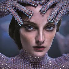 Стразовая сетка: свойства, преимущества, уход за Crystal Net и  ценообразование