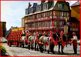 Frankfurt A M Haus Wertheym Henninger Bier Henninger Brau Bierwagen Ca 1986 Mit Bildern Frankfurt Bier