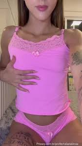 Rafaela Lima pelada em vídeo tocando siririca - Xvideos Onlyfans Gratis