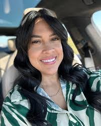 Aurea Nieves's Instagram, Twitter & Facebook