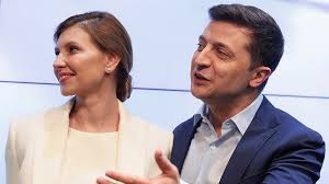 При этом она успевает оставаться еще и одним из соавторов проекта «квартал 95». Vsyu Zhizn Vela Sebya Kak Pervaya Ledi Chto Izvestno O Supruge Izbrannogo Prezidenta Ukrainy Elene Zelenskoj Rt Na Russkom