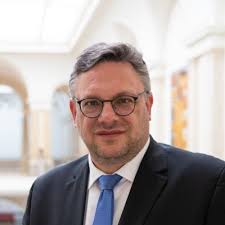 Bye Bye Berlin… …er Abgeordnetenhaus. Die letzten fast 2,5 Jahre durfte ich  nicht nur die Berliner Landespolitik begleiten, sondern auch im Rahmen  meiner Möglichkeiten auch mit gestalten. Die…