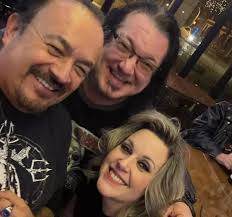 The Very Very Motley Crude Show