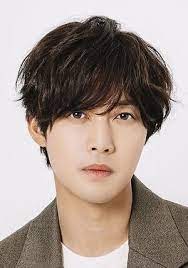 He is a member of the boy band ss501 and played roles in the korean dramas boys over flowers and playful kiss. Kim Hyun Joong Dramawiki