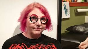 Fotografen Haley Morris-Cafiero återtog rätten till sin egen kropp och vill  hämnas samhällets skönhetsideal