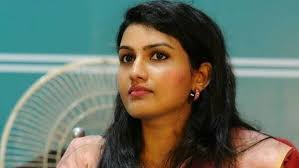 Petition Filed in High Court Against Ernakulam Collector Renu Raj; Minister  K Rajan response | മഴ അവധിയില്‍ ആശയക്കുഴപ്പം; കളക്ടര്‍ രേണു രാജിനെതിരെ  ഹര്‍ജി, കമ്മീഷനില്‍ പരാതി, മന്ത്രി ...