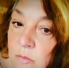 Desiree Hoyt's Instagram, Twitter & Facebook