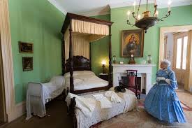 Explore the 200 year old mansion and plantation of the rowan family. Louisiana Plantations Guide 12 Louisiana River Road Plantations