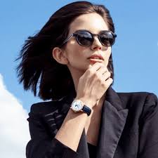 Remond jewel top quartz watch