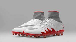 Elle pèse pratiquement deux fois moins qu'une. Top 10 Les Meilleures Chaussures Signatures De Foot