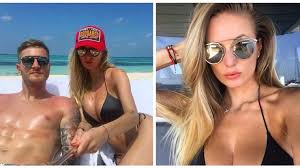 Piráti v současnosti zjišťují, zda alespoň nahlásila svůj střet zájmů. Manzelka Ceske Fotbalove Hvezdy Nadchla Na Instagramu S Ni By To Byl Divoky Zapas Ze Extra Cz