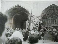 الحاج حمزة الزغير في صحن أمير المؤمنين بمناسبة وفاة الرسول يوم 28 صفر عام 1393 هـ Painting Art
