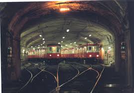 El metro de ciudad de méxico, inaugurado en 1969, es uno de los principales medios de transporte la línea 12, en la que sucedió el accidente del lunes, fue inaugurada el 30 de octubre de 2012 por el. Archivo Metro De Madrid Jpg Wikipedia La Enciclopedia Libre