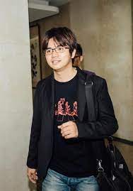 本物品內容可能令人反感；不可將本物品內容派發，傳閱，出售，出租，交給 或出借予年齡未滿 18 歲的人士出示，播放或播映。 this article contains material which may offernd. Totazzwa Revtm