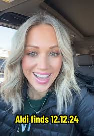 How's this for a claw clip volume-boost hack? It's easy to have big ha...