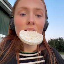 Julie Groth💫 (@julle._g)