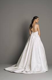 A sirena abiti da sposa con decorazione gioiello strascico di corte di pizzo manica lunga romantico traforato illusion sleeve con ricamo 2021. Joanne Peter Langner Weddingdress Italian Wedding Dresses Wedding Dresses Italian Wedding Dress