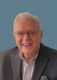 Maureen Warden's Instagram, Twitter & Facebook