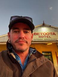 The outback pub crawl continues. Cracker night at Betoota