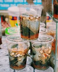 How to make refreshing vietnamese green jelly drink from scratch (sương sâm) in vietnam, sương sâm is a refreshing green jelly drink, mixed with sugar, flavored with banana extract, and served over crushed ice. Suong Sam Jelly Cold Treat For Summer Days Vietnam Times