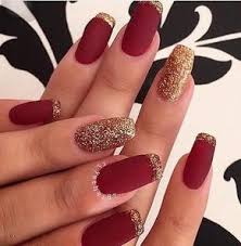 Maroon nails will make a queen out of yo. 11 Manicuras Divinas Que Prueban Que Una Vez Que Usas Mate No Hay Vuelta Atras Unas Pintadas De Rojo Unas Rojas Mate Unas Para Quinceaneras