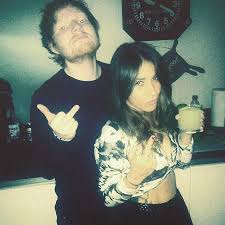 Ed sheeran schwebt auf wolke sieben. Ed Sheeran Kurz Vor Der Trennung Von Freundin Athina Andrelos Ed Sheeran Trennung Freunde