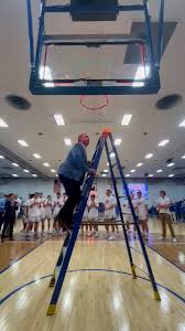 @UWPlattMBB's video Tweet