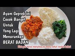Berbicara ayam geprek, sepertinya makanan ini sedang menjadi trend senter di bidang kuliner yang kini ngehitz di indonesia setelah adanya ayam penyet beberapa waktu lalu. Kalori 1 Porsi Ayam Geprek