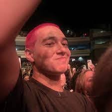 Brandon Bewley's Instagram, Twitter & Facebook