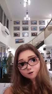 Gloria Quesada's Instagram, Twitter & Facebook