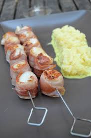 Brochettes De Saint Jacques Au Jambon D Auvergne A La Plancha Riz Au Curry Mignardises And Co Recettes De Cuisine Riz Au Curry Cuisine Poisson
