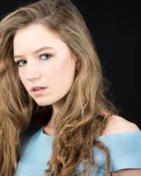 Amber Fielding's Instagram, Twitter & Facebook