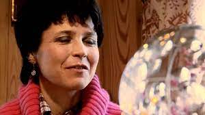 Isolde kostner is an italian former alpine skier who won two bronze medals at the 1994 winter olympics and a silver medal at the 2002 winter olympics. Daniel Winkler Interview Mit Isolde Kostner Youtube