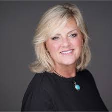 Dena Carlson's Instagram, Twitter & Facebook