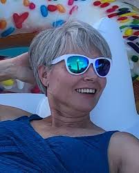 Renee Drexler's Instagram, Twitter & Facebook