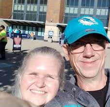 Just curious has anyone ever met Dan Marino besides an event and was he a  nice person?