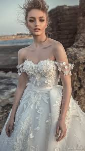 What Wedding Jewelry To Wear With Your Dress Neck And Shape Ball Gowns Wedding Beautiful Wedding Dresses Wedding Dresses