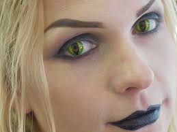 It's frightening how Halloween costume contact lenses can infect, damage  eyes