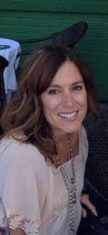 Gina Coates's Instagram, Twitter & Facebook