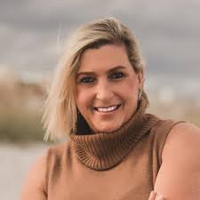 Claudia Sparks's Instagram, Twitter & Facebook