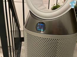 According to dyson, the machine uses a fully sealed filtration system that combines activated carbon and glass hepa filters to capture 99.97% of allergens and pollutants. Dyson Pure Humidify Cool Im Test Gute Luft Im Winter Sommer