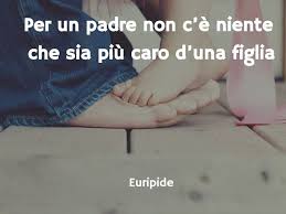 Camilleri e la moglie hanno sempre tenuto lontani i riflettori dalla propria intimità, tuttavia, tra le tantissime pagine dello scrittore siciliano se ne trova una in cui. Padri E Figlie Frasi Immagini E Canzoni Per Un Rapporto Speciale Passione Mamma