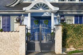 Tor Modell Prag Classic Farbe Eisenglimmer Silber Zwischenstabe Modell Lissabon Blechfullung Im Unteren Bereich Gebogene Querrieg Metallzaun Zaun Gartentor