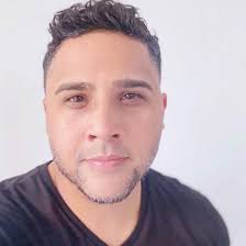 HULK SE FUE DE VACACIONES Escribe, produce y dirige: Rafael Pagán Elenco: Freddy  Acevedo y Luis Daniel Ramos SINOPSIS: En medio de la presentación de su  novela gráfica, un joven escritor revela