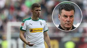 Thorgan hazard club best player trainer polo ralph lauren sports mens tops baby horses leotards. Auswechsel Zoff Um Thorgan Hazard Darum Nahm Ihn Gladbach Trainer Dieter Hecking So Fruh Raus Sportbuzzer De