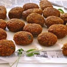 If you like ground beef (with salt and pepper to season. Beef Croquettes Ground Beef Laced With Creamy Mashed Potatoes And Spices Fantastic Little Treats Beef Cutlets Amazing Food Indian Food Recipes