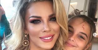 Ea mai are o fetiță și din căsnicia cu jorge. Alina Laufer Fosta SoÈie A Lui Jorge Este InsÄrcinatÄ Cu Gemeni Cum AratÄ Aceasta La 7 Luni De SarcinÄ