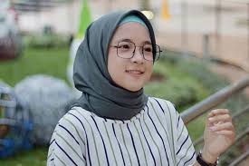 Duet sholawat syakir daulay & neng nada robbi kholaq. Syakir Daulay Ingin Duet Nyanyi Dengan Nissa Sabyan Diksinews