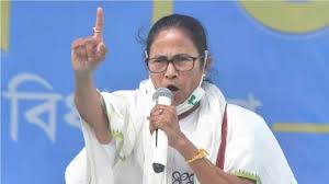 पश्चिम बंगाल विधानसभा चुनाव में तृणमूल कांग्रेस भले निर्णायत बढ़त हासिल कर चुकी है लेकिन हर किसी की निगाह अब नंदीग्राम सीट पर ठहर गई है. Eqjyvqwpo8600m