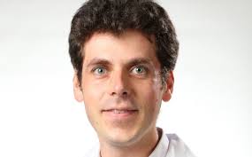 Hossein Taghizadeh, Oncologist